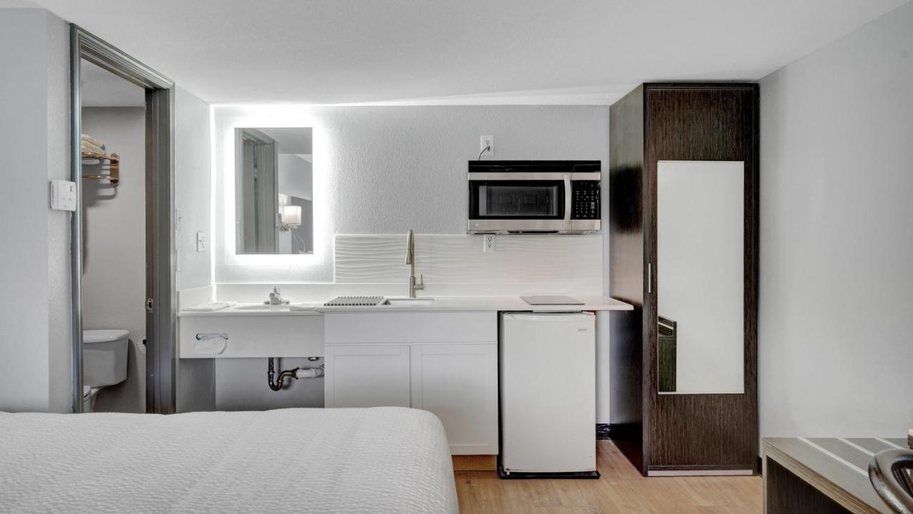 Days Inn & Suites By Wyndham Niagara Falls/Buffalo Extérieur photo