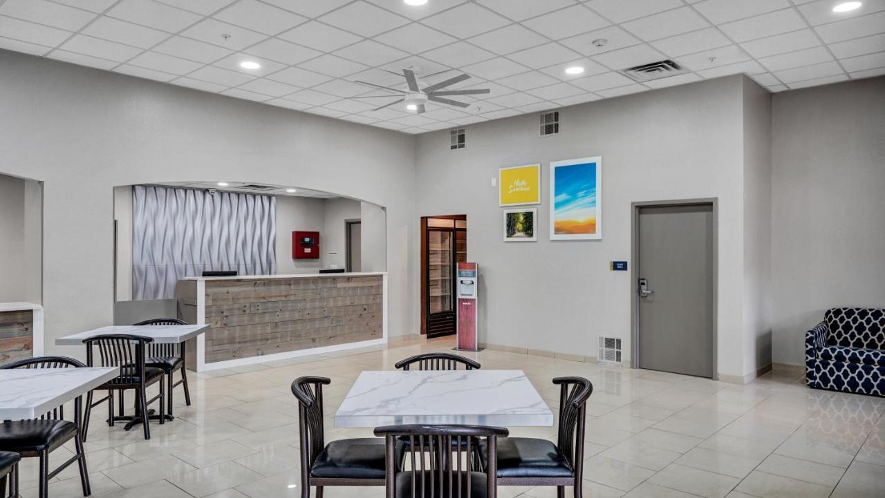 Days Inn & Suites By Wyndham Niagara Falls/Buffalo Extérieur photo