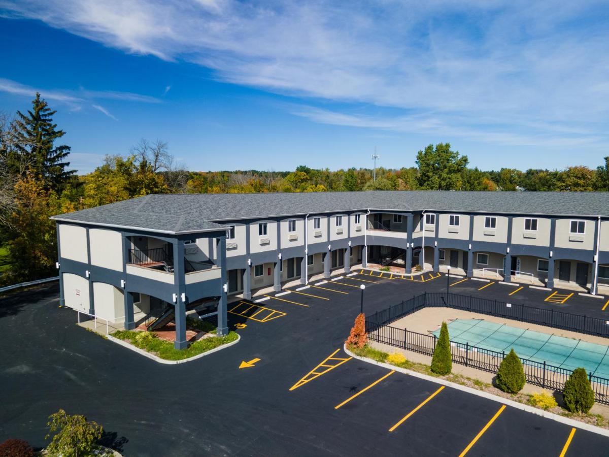 Days Inn & Suites By Wyndham Niagara Falls/Buffalo Extérieur photo