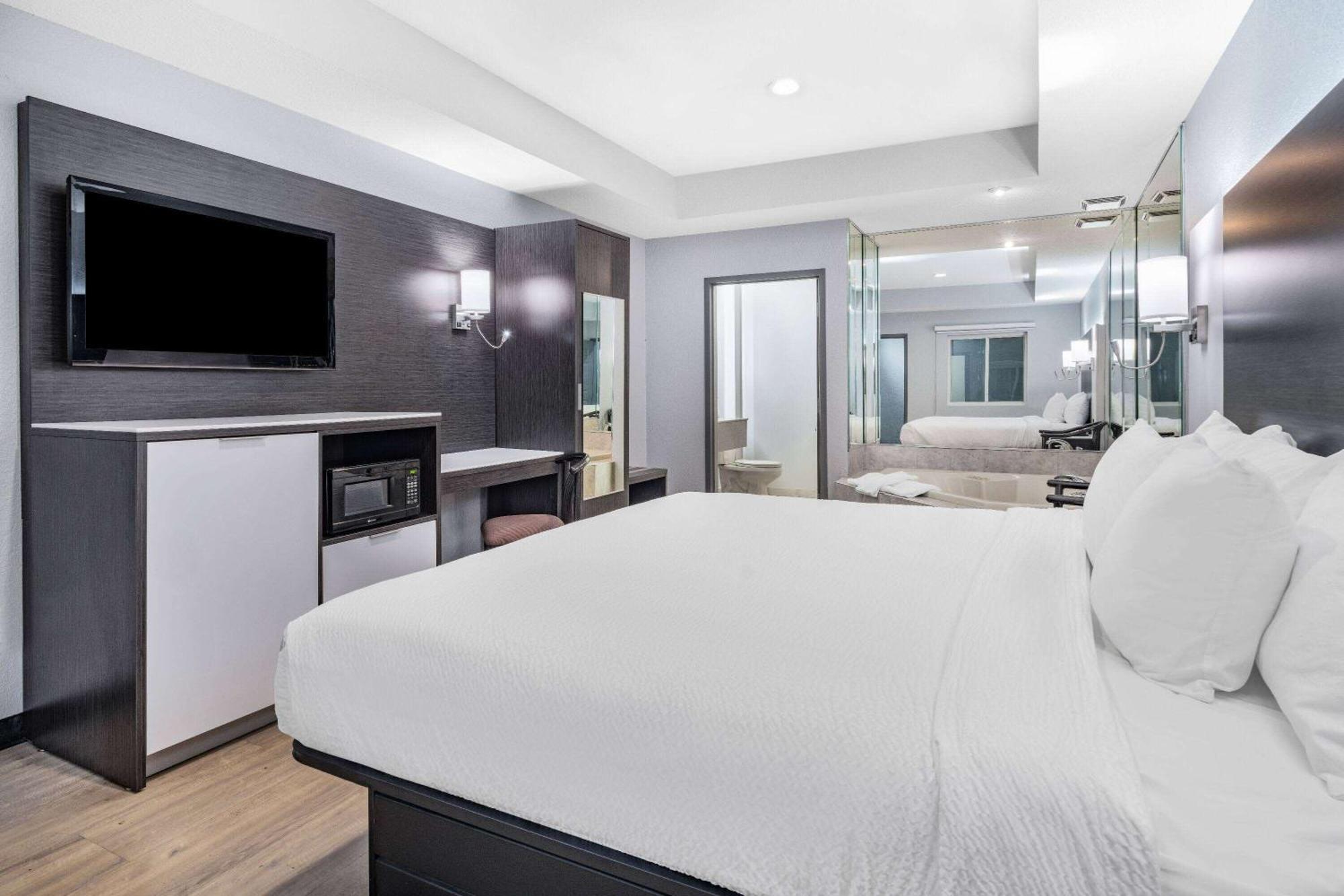 Days Inn & Suites By Wyndham Niagara Falls/Buffalo Extérieur photo