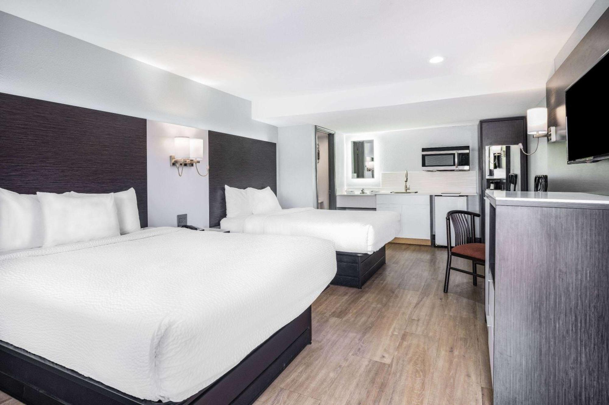 Days Inn & Suites By Wyndham Niagara Falls/Buffalo Extérieur photo