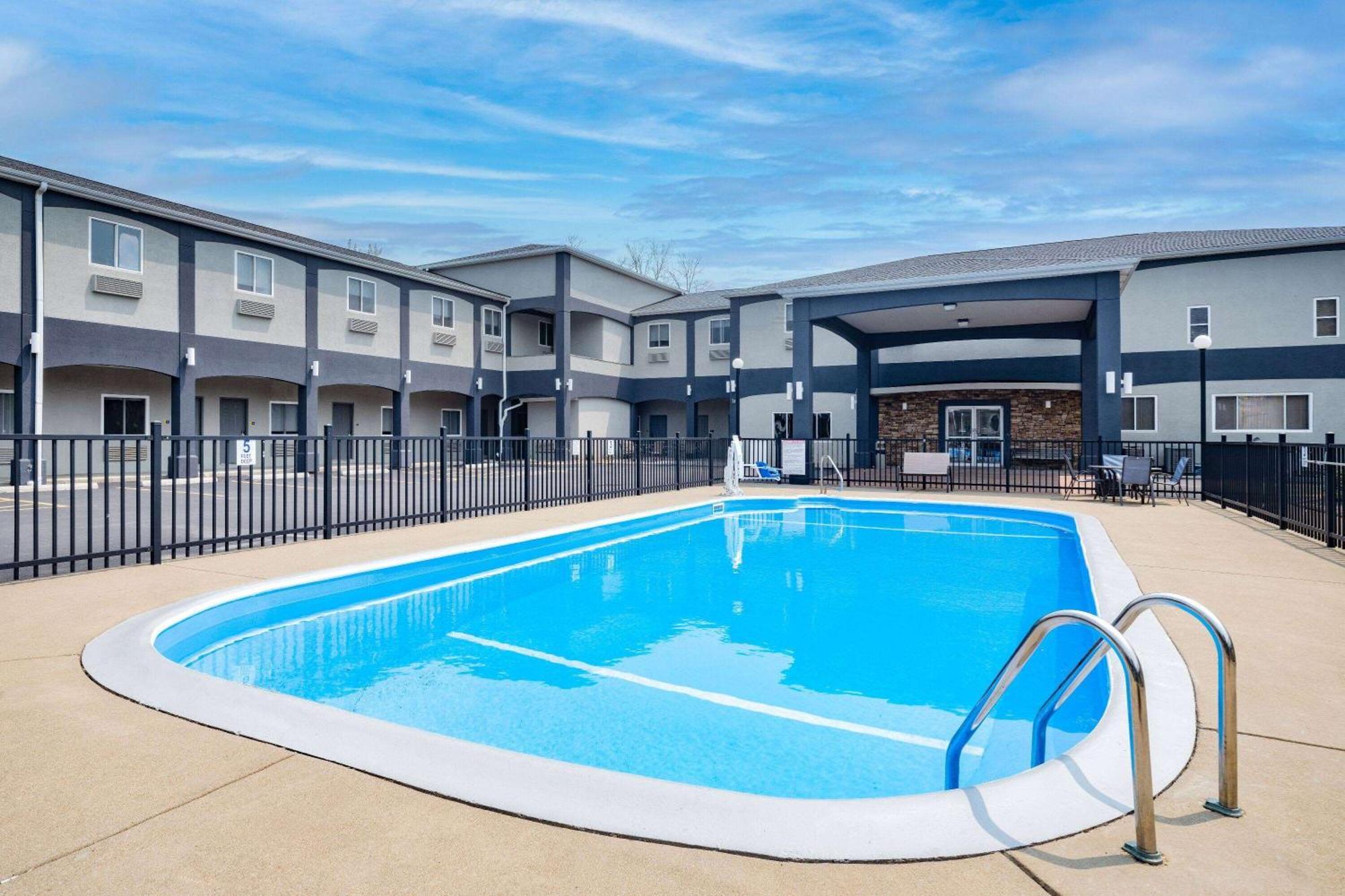 Days Inn & Suites By Wyndham Niagara Falls/Buffalo Extérieur photo